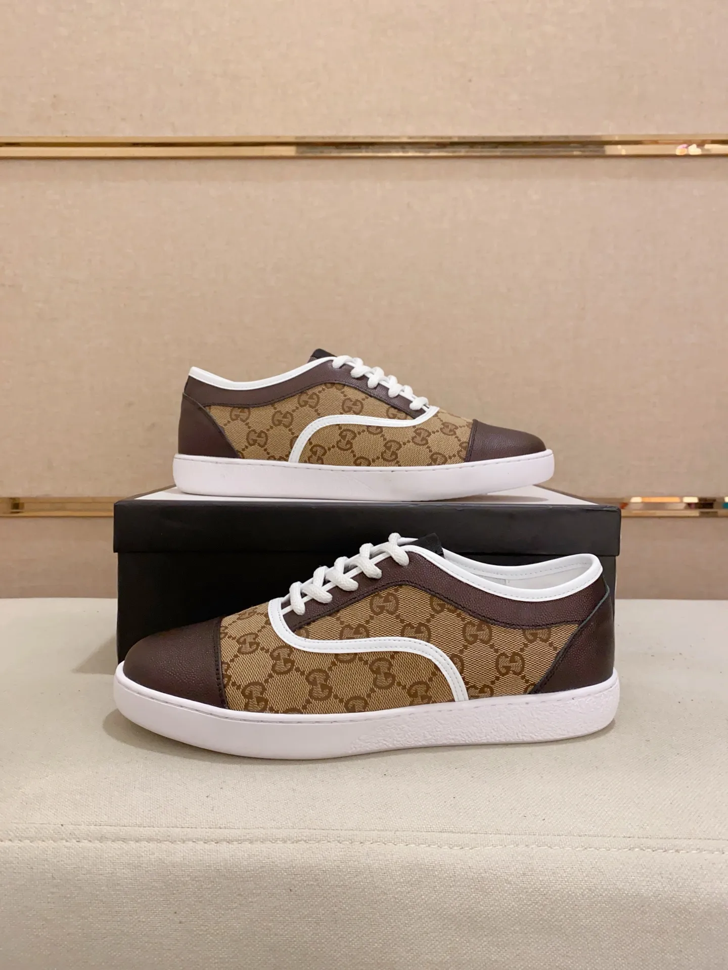 Men's clothing and shoes💰:400💰 (GUCCI) The latest model from the official website 🎁🎁Casual and fashionable men's shoes👟, hot style 💥The version is simple and elegant, exclusive for trendy men. Unique official website latest brand elements 👑Gucci original decoration, fashionable and generous, the fabric is original cowhide ✅sheepskin lining, the official website specifies wear-resistant casual outsole, the classic model is taken in kind at the counter🎬38-44 (45 is not returned or exchanged)
